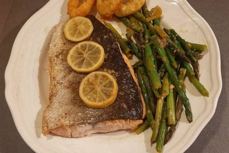 Pan Seared Salmon with Asparagus