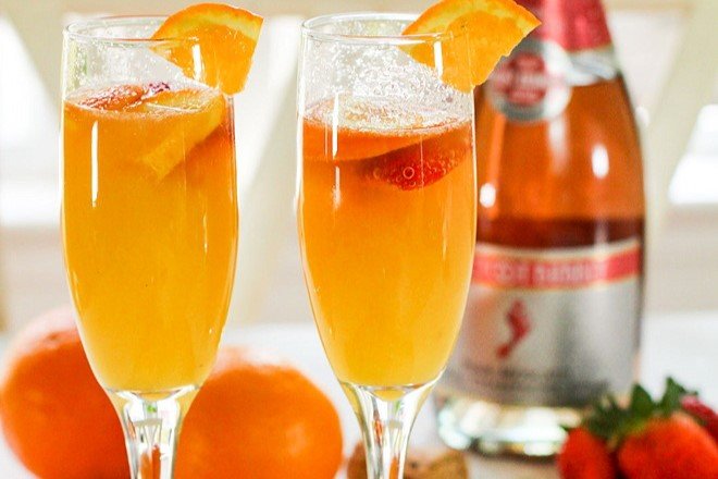 Strawberry Orange Brunch Mimosas