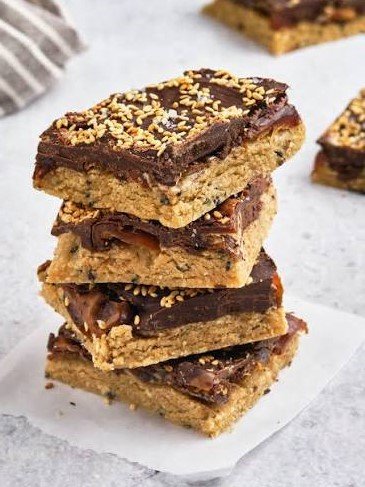 Date Bars with Chocolate and Tahini