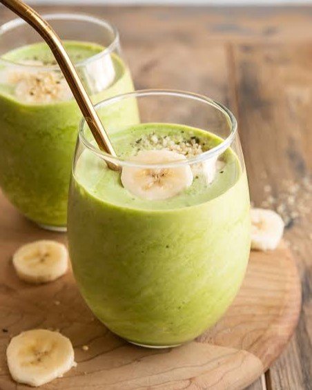 Recipe: Spinach and Almond Power Smoothie