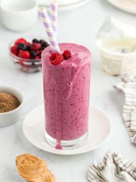 3. Gut-Friendly Yogurt Smoothie (Snack or Breakfast)