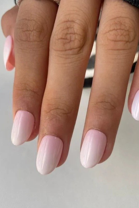 pink ombre short square nails glossy