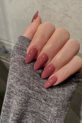 Short Glossy Mauve Almond Nails, elegant mauve nail idea for women over 60