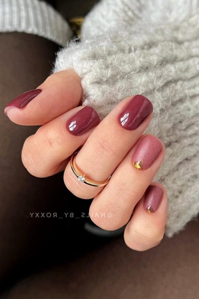 Dusty Mauve Short Nails with Gold Accents, fall nail color idea for women over 50