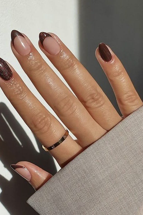 Brown glossy ombre almond gel nails, fall gradient manicure