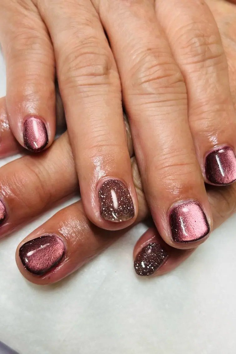 Rose Mauve Shimmer Cat Eye Nails - Dusty rose mauve with fine glittery shimmer covers these short, rounded nails.
