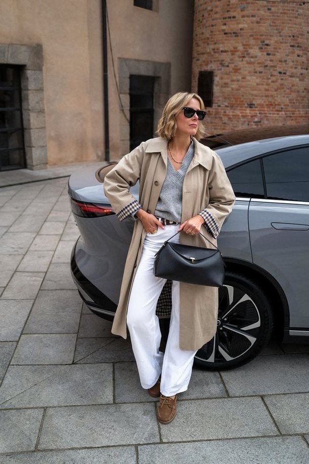 Classic trench white wide leg pants beige trench coat white wide leg pants blonde - fall outfit idea for women over 40