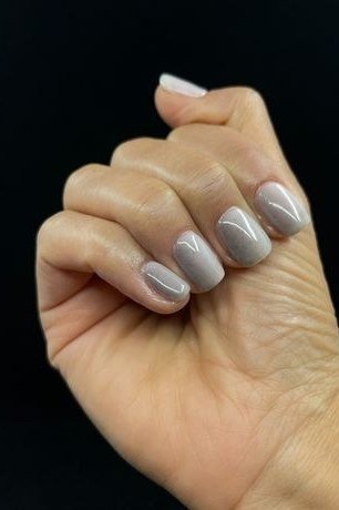 grey ombre nails