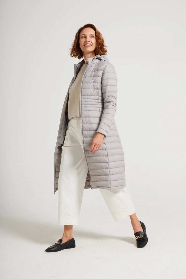 Long grey puffer coat white pants long grey puffer coat white pants 40s studio - fall outfit idea for women over 40