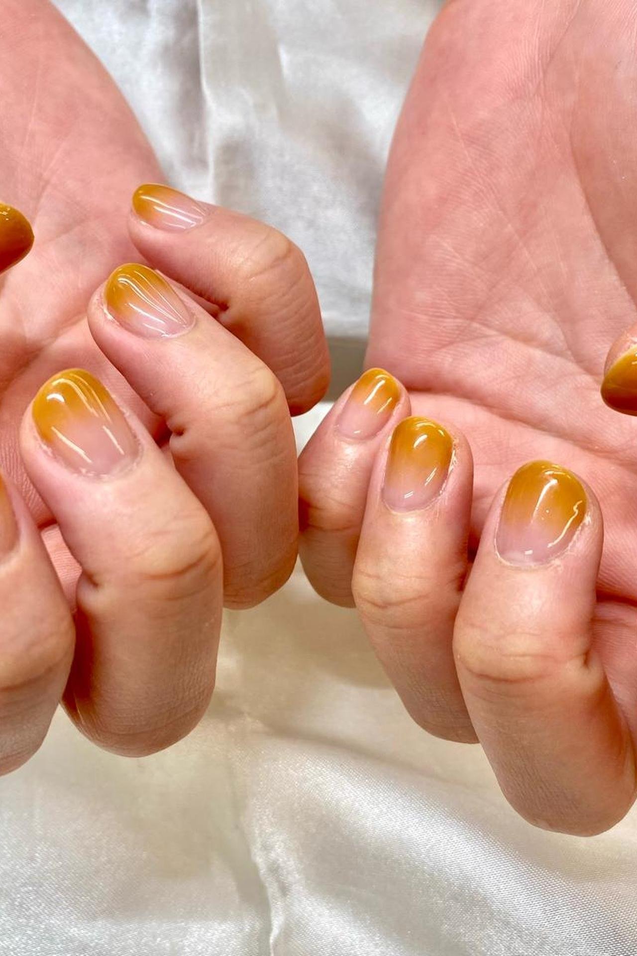 Mustard Gold Short Square Ombre - Soft nude melts into mustard gold on these short square nails.