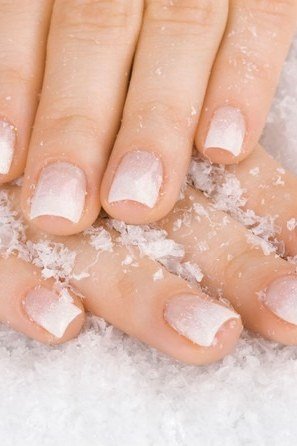 natural nude shorties in snow