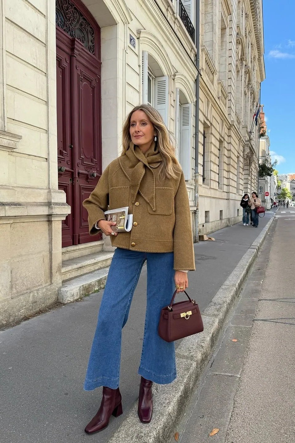 camel utility jacket and wide-leg jeans fall outfit for women over 60