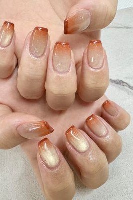 Tortoise Amber Short Square Ombre - Translucent amber with tortoise shell depth covers these short square nails.