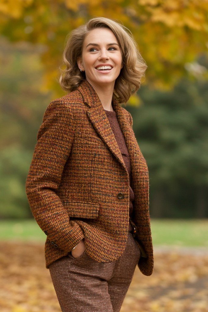 Brown Houndstooth Blazer Suit - fall outfit for women over 40