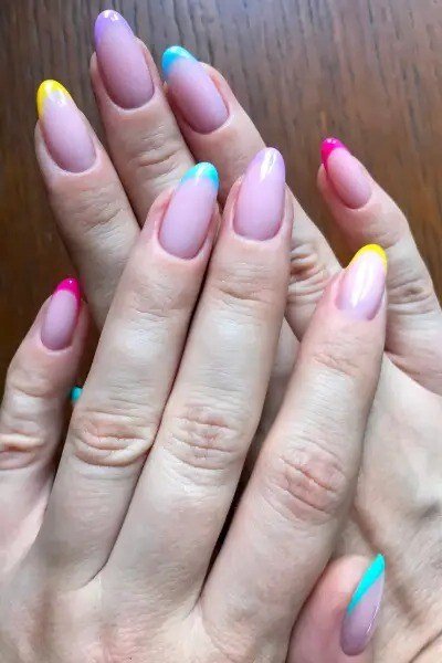 Best nails for women over 50: rainbow french