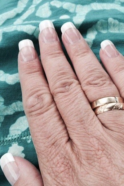 Natural French Tips, nail color idea for women over 60
