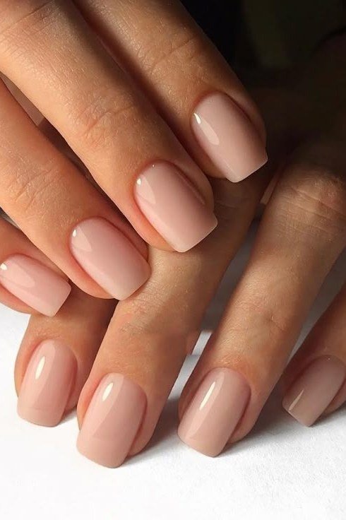 Creamy nude short oval nails
