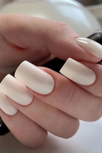 Creamy milk white gel nails