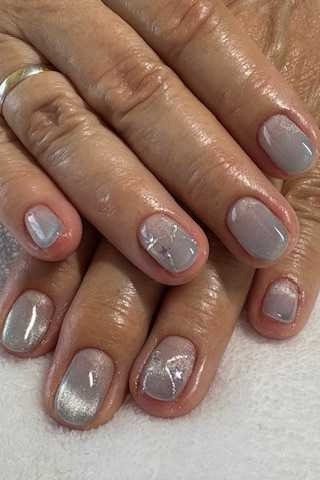 Silver Cat-Eye Shimmer Short Nails for women over 60