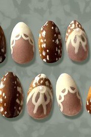 Spotted press-on nail set with brown fawn spots and cream swirls