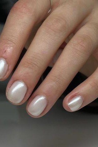 Pearl Chrome Short Oval Nails - winter nail trend for older women over 70