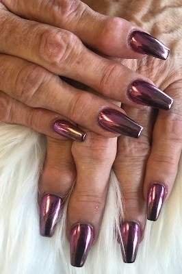 Purple chrome stiletto nails, fall nail design for women over 60