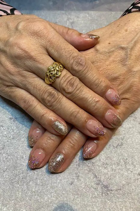 Rose gold glitter accent nails