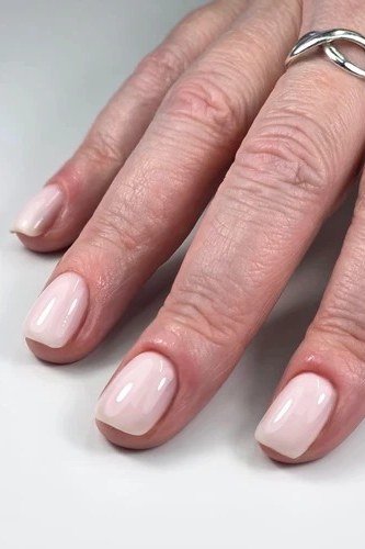 simple nude nails for every day for older women