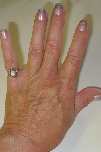 Chrome Grey Nails, neutral nail ideas for older women