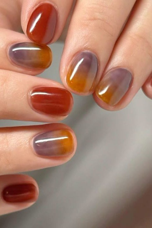 Tortoiseshell ombre short gel nails fading to nude, modern fall tortoise design