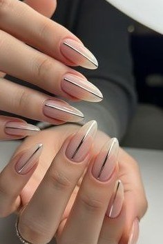 Dark Outline Tip Nails - nude nail art idea for women over 40