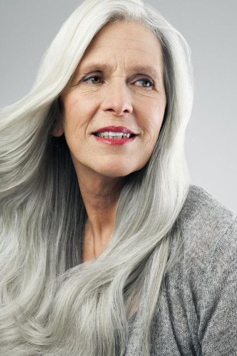 Very long wavy silver hair