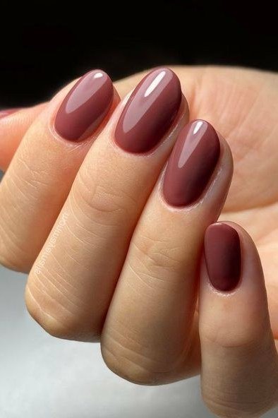 Rich mauve plum gel nails