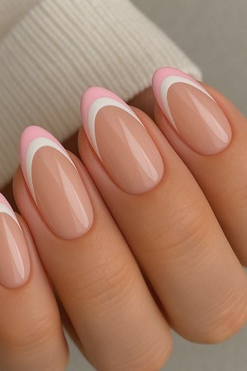 Pink outlined French manicure
