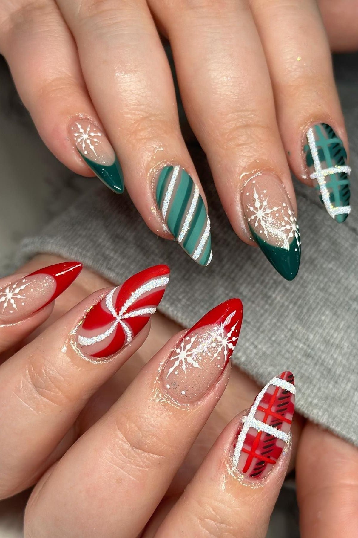 green plaid christmas nail designs