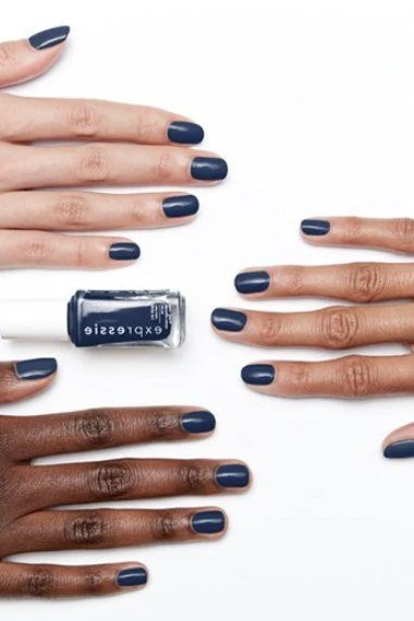 Navy blue gel nails for mature hands
