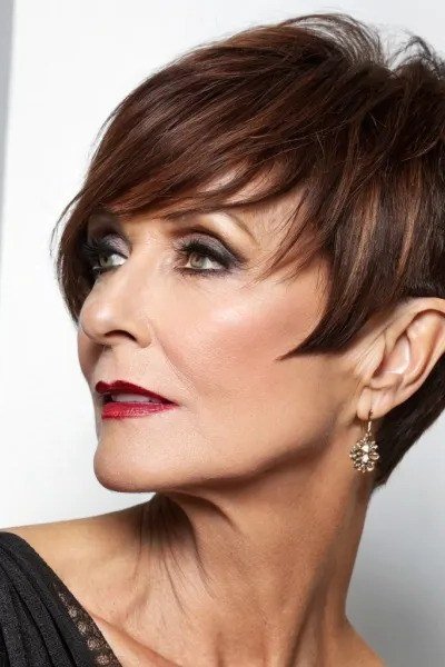 Auburn asymmetric bob with longer front edge