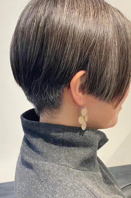 Silver Gray Tapered Blunt Bob - blunt bob haircut for women over 60