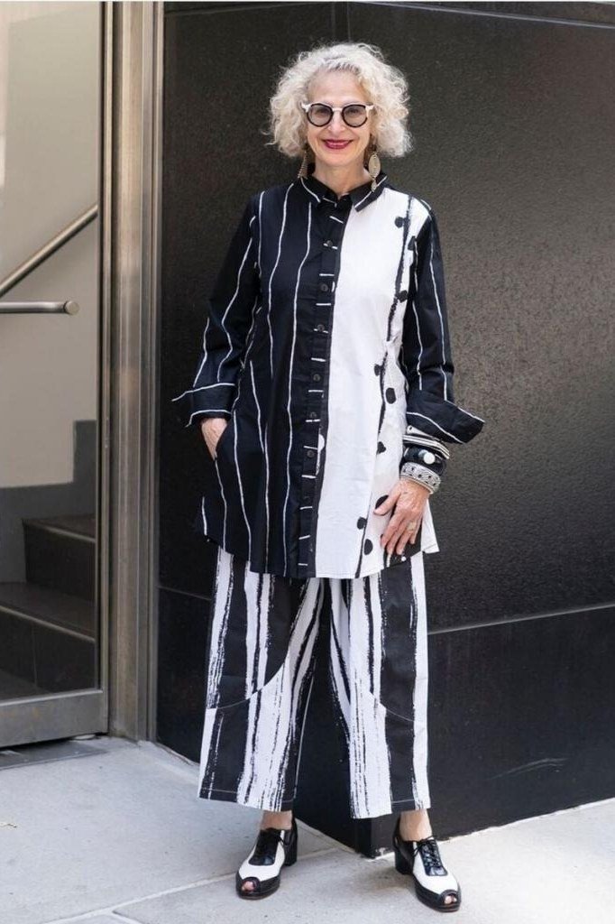 Black and white striped tunic and striped wide pants, classy casual outfit idea for women over 60