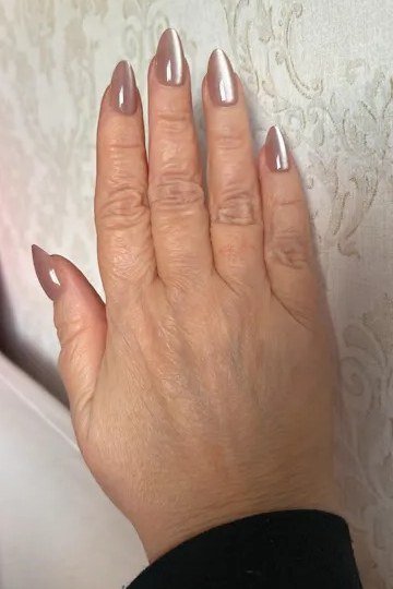 Taupe-mauve metallic nails, elegant nail idea for women over 50