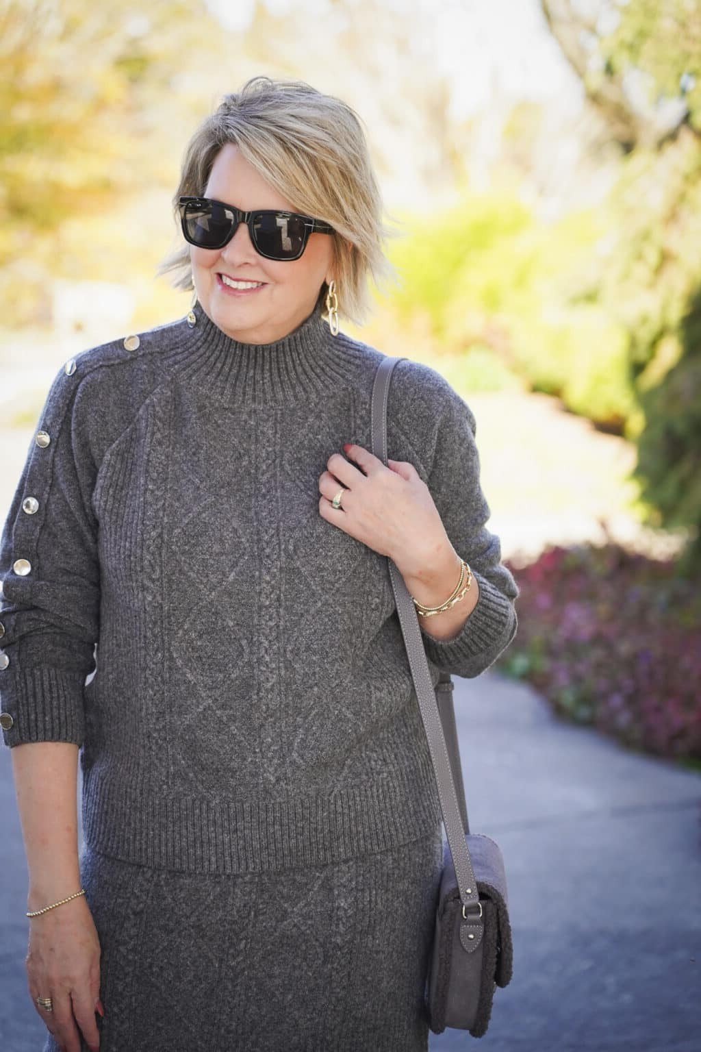 Grey Cable-Knit Sweater with Crossbody Bag, elegant winter outfit for women over 60