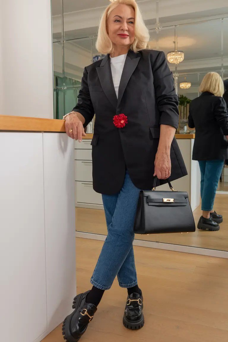 black blazer with white top, jeans and chunky boots, fall work outfit for women over 50
