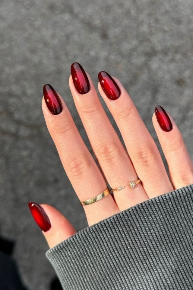 Everyday cherry chrome short almond nails with gold rings