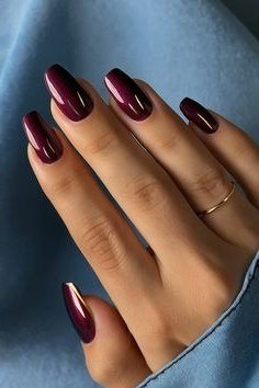 Plum noir dark purple chrome almond nails, blue sleeve