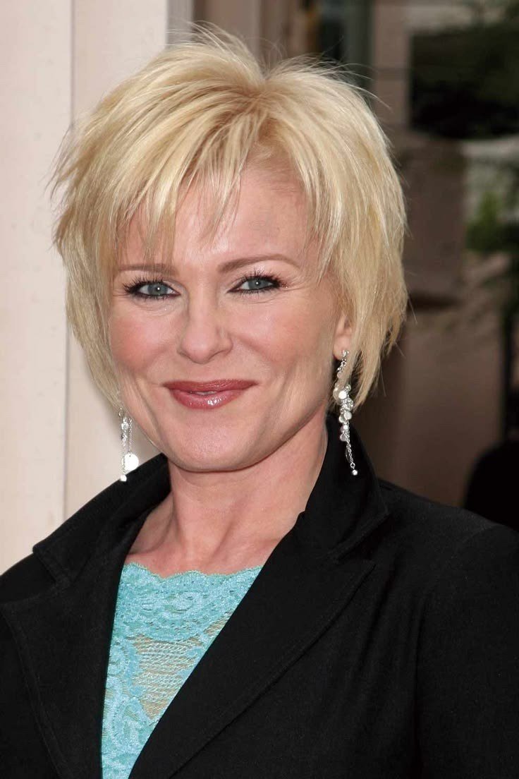 Blonde Layered Bob - hush cut hairstyle for women over 50, idea 61