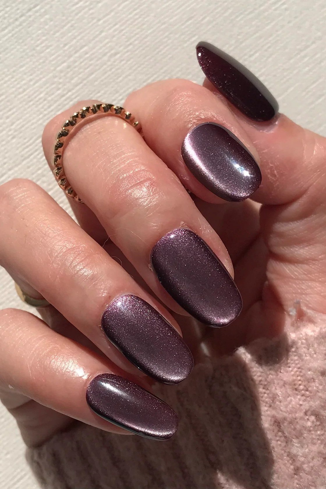 Plum cat eye oval nails