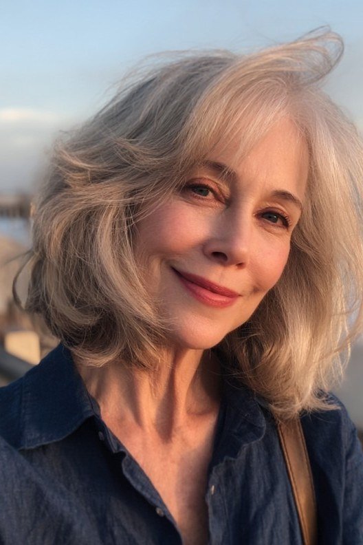 Silvery Wavy Lob