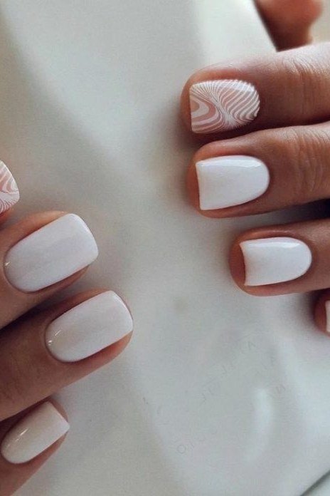 White Line-Art Accent Nails minimalist nail art idea for women over 50