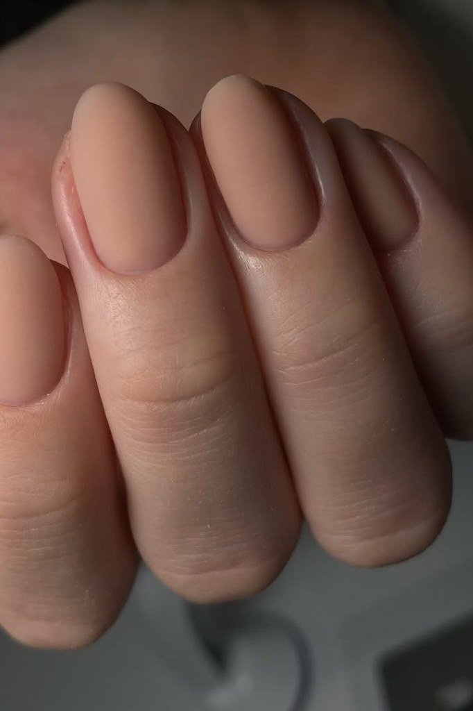 Matte taupe caramel squoval nails - caramel nude nail idea for women over 50