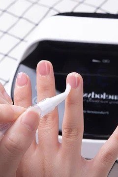 Try At-Home Gel with a Mini Lamp for women over 60 - simple nail tip 34